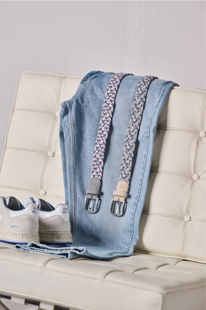 La Boucle blauwe heren riem | Model vooraanzicht