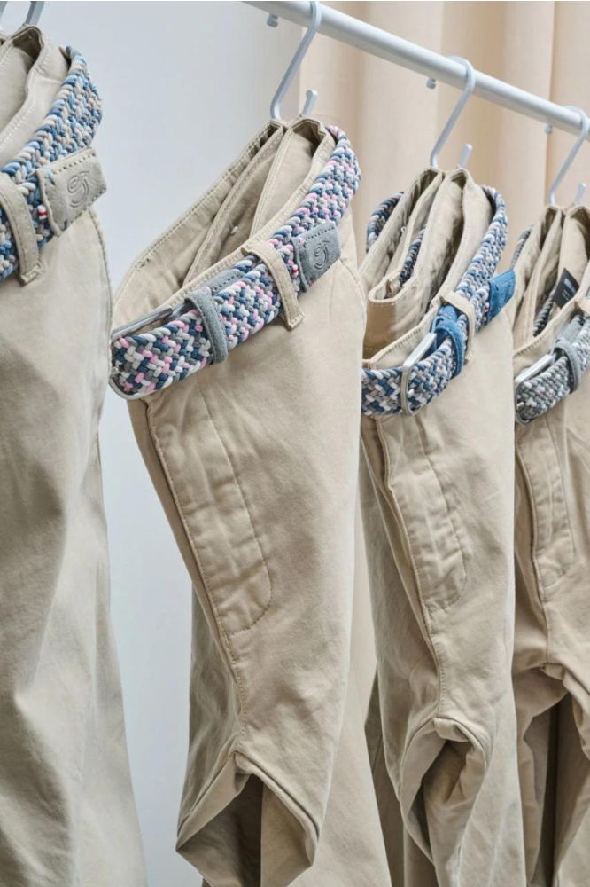 La Boucle blauwe heren riem | Model achteraanzicht