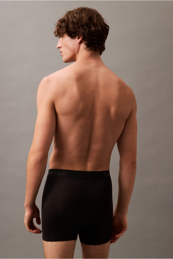 Calvin Klein zwarte heren ondergoed | Model achteraanzicht