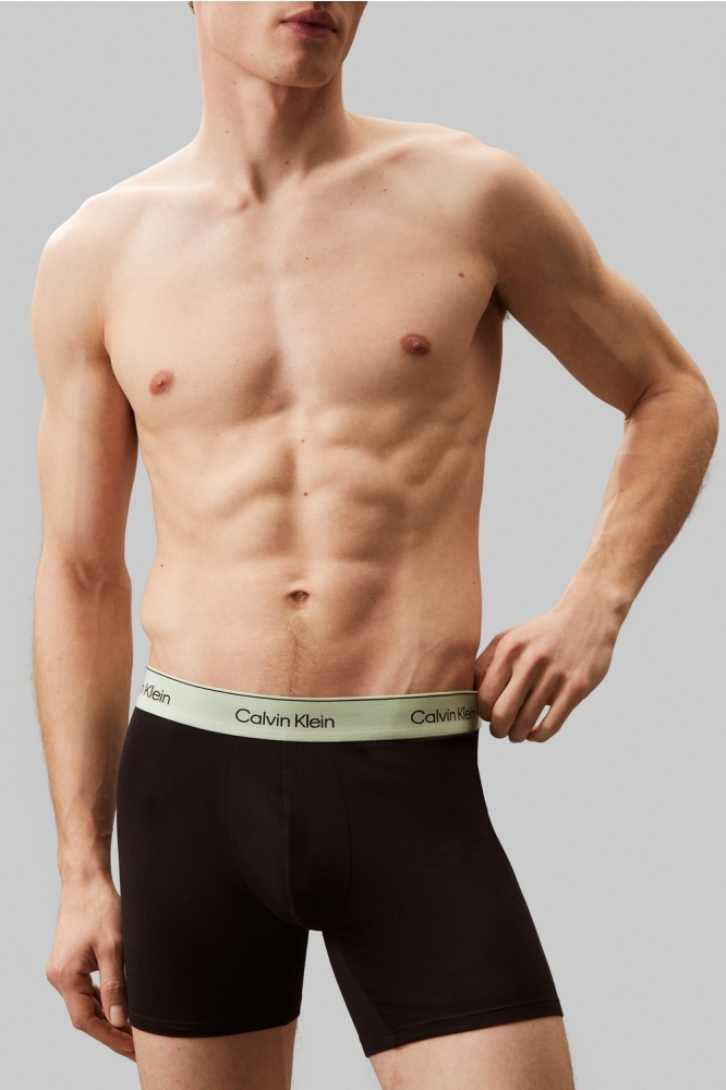 Calvin Klein zwarte heren ondergoed | Model vooraanzicht