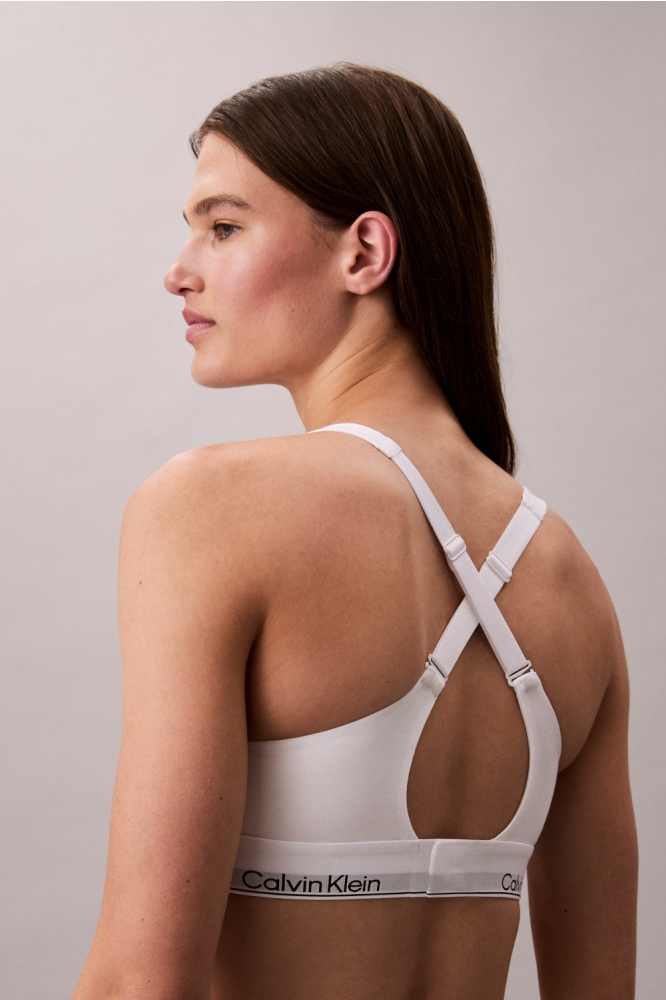 Calvin Klein witte dames ondergoed | Model achteraanzicht