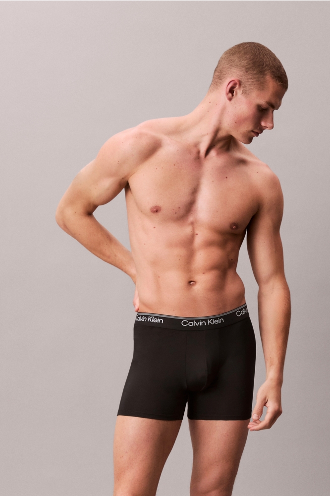 Calvin Klein zwarte heren ondergoed | Model vooraanzicht