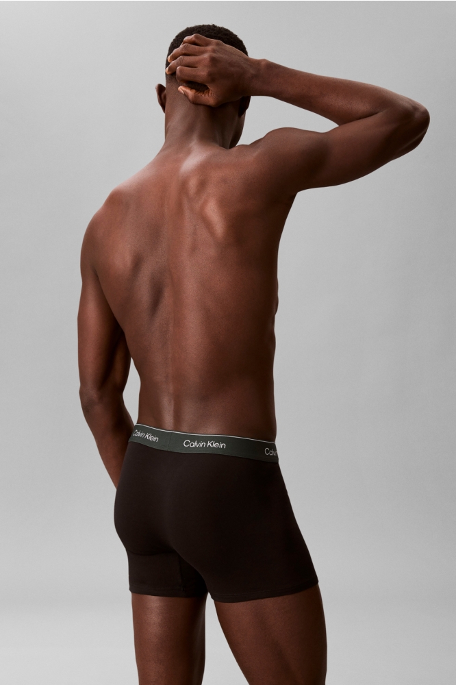 Calvin Klein zwarte heren ondergoed | Model achteraanzicht