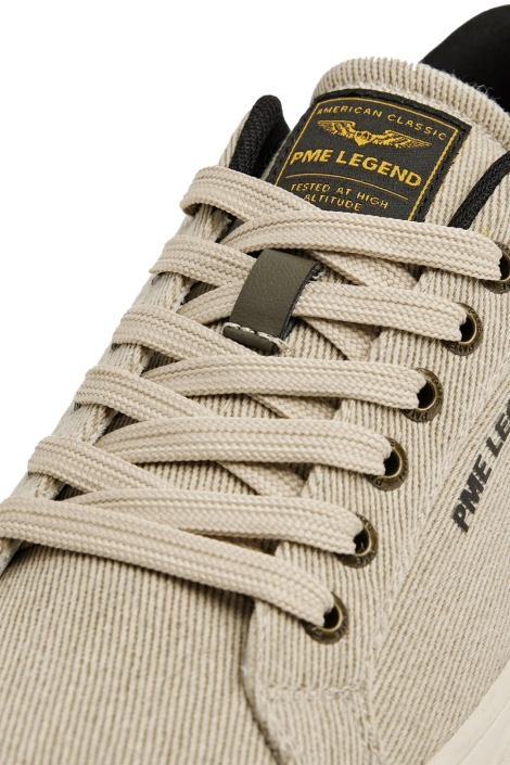 PME legend zand heren sneaker | Close up