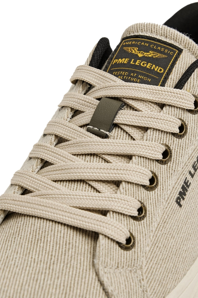 PME legend zand heren sneaker | Close up