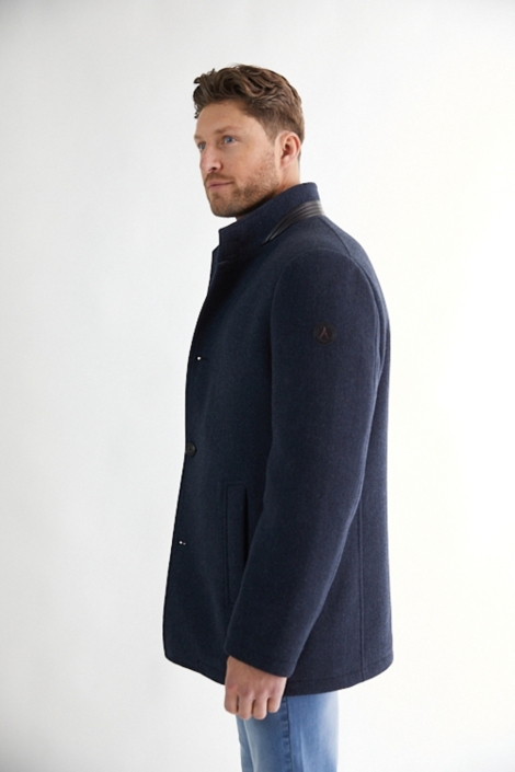 Donders blauwe heren jas | Model zijaanzicht