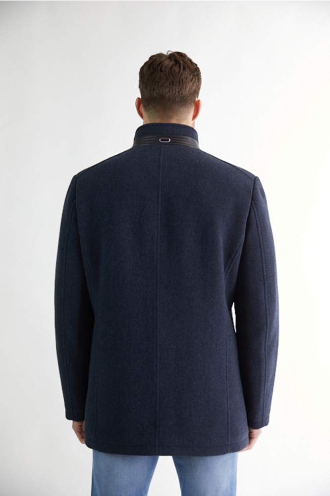 Donders blauwe heren jas | Model achteraanzicht