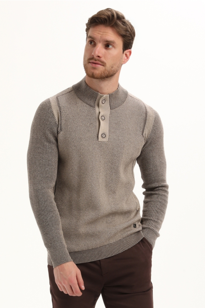 Gabbiano taupe heren trui | Model vooraanzicht