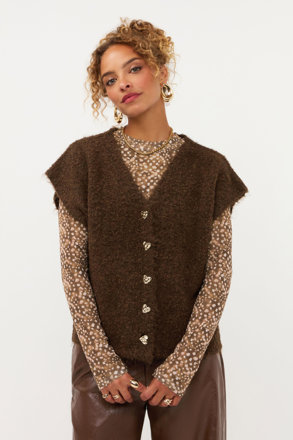 Ydence bruine dames vest | V-hals | Regular fit | Gemeleerd patroon | Knoopsluiting | Duurzaam | Lange mouw