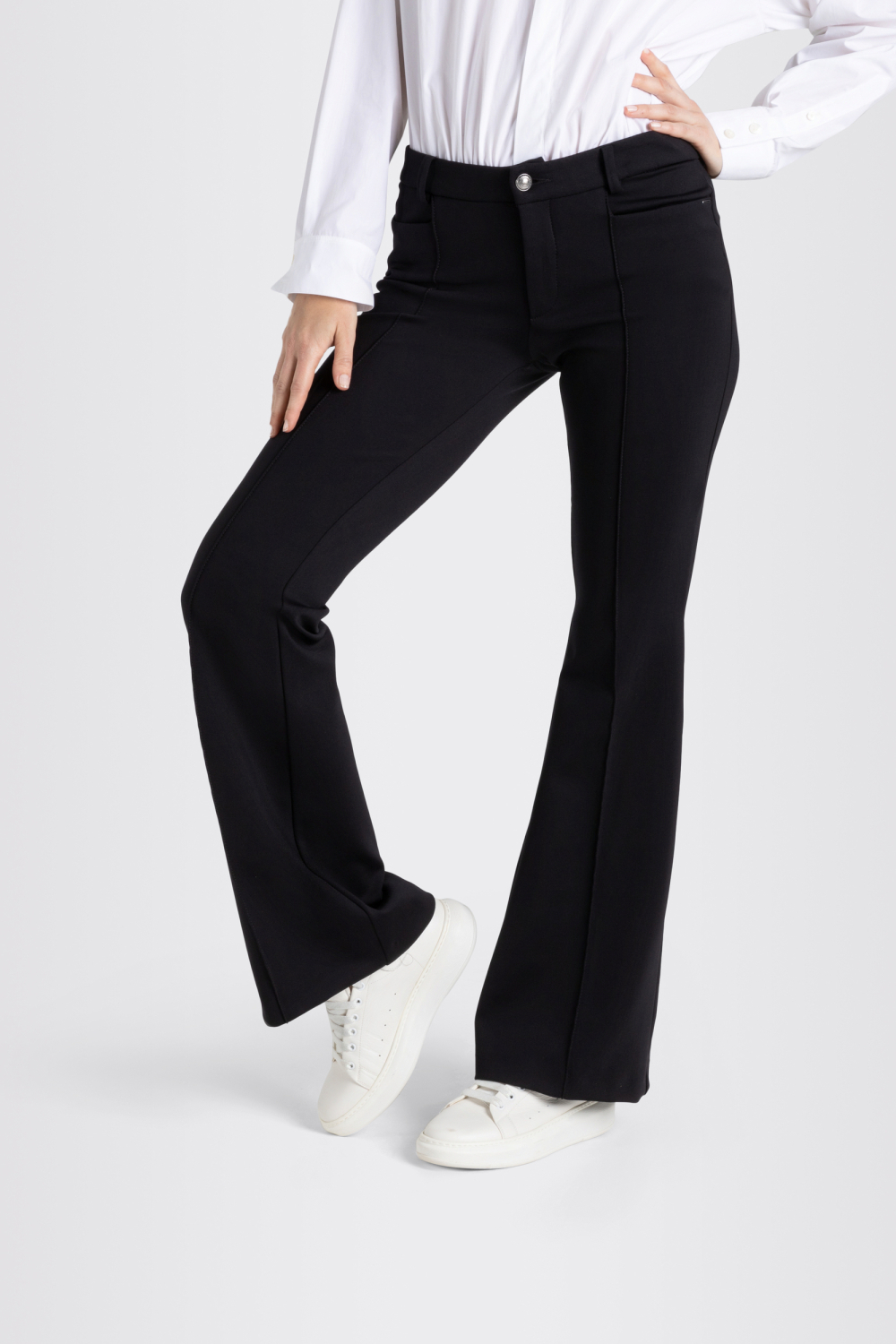 Mac zwarte dames broek | Dream | Bootcut fit | Steekzakken | Knoop- en ritssluiting | Regular waist